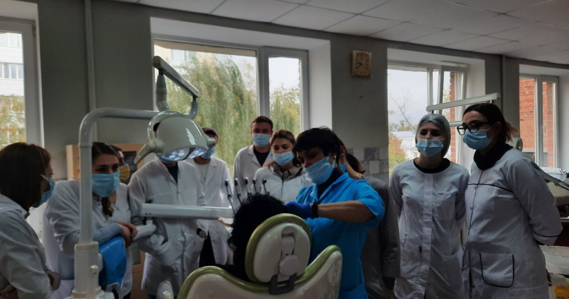 Розпочалися заняття лікарів–інтернів з фаху «Стоматологія» на циклі «Ортопедична стоматологія»