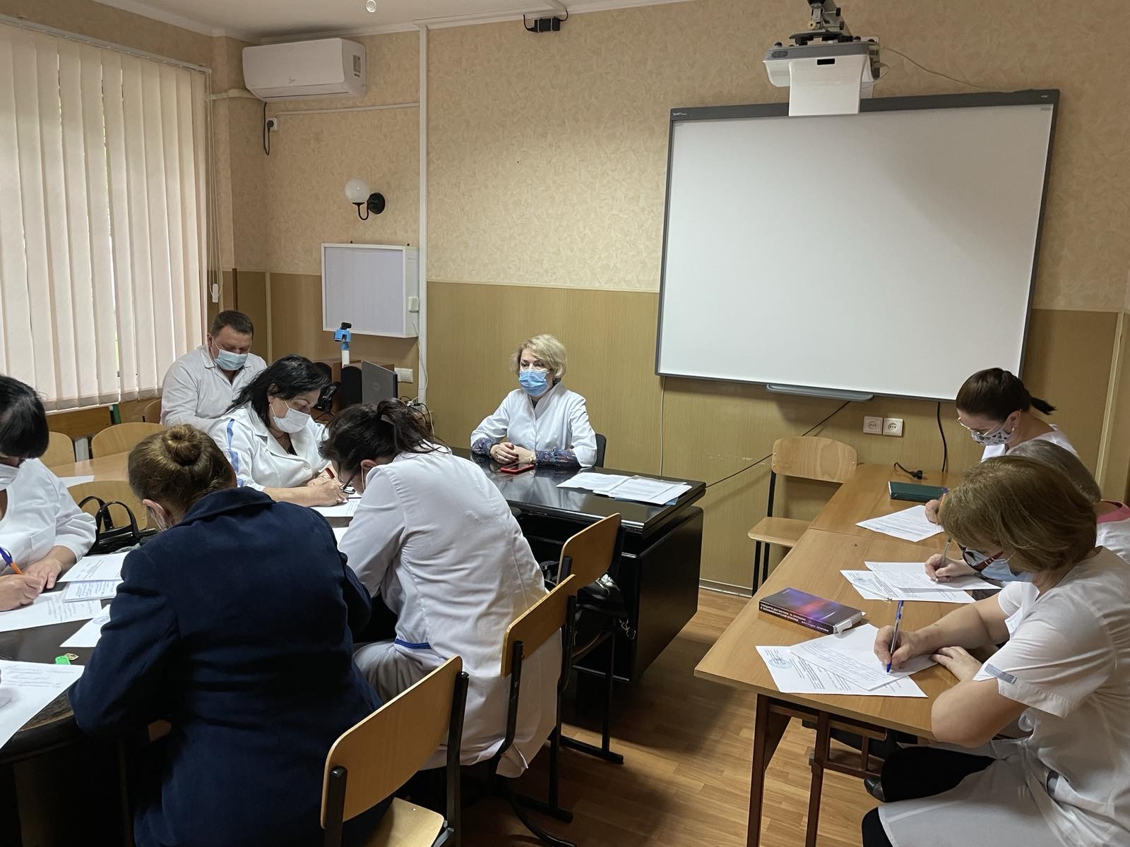 Кафедра сімейної медицини і терапії: завершення 2-х тижневого циклу тематичного удосконалення