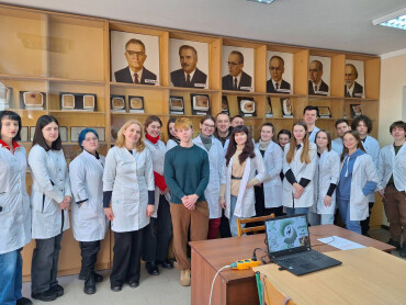 «Моральний маятник»: студентські дебати з етичних дилем медицини у ПДМУ / “Moral Pendulum”: Student Debates on Ethical Dilemmas in Medicine at PSMU