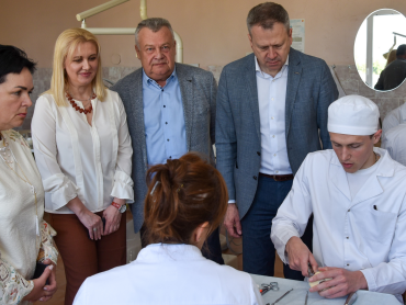 Випускники стоматологічного факультету ПДМУ склали ОСП(К)І / PSMU Dental Faculty Graduates Successfully Complete the OSCE
