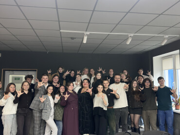 Волонтери ВЗ «Єдність» ПДМУ опановували основи жестової мови / Volunteers of the PSMU “Yednist” Volunteer Unit Learn the Basics of Sign Language