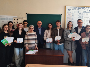 «Хто багато знає – той перемагає»: у ПДМУ відзначили переможців інтелектуальних змагань з мікробіології, вірусології та імунології