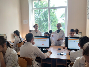 На кафедрі мікробіології, вірусології та імунології розпочалася екзаменаційна сесія здобувачів вищої освіти за ОПП «Стоматологія»