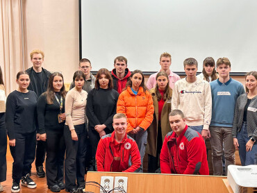 Майбутні медики навчаються ефективній комунікації: тренінг від Червоного Хреста у ПДМУ / Future Medical Professionals Learn Effective Communication: Red Cross Training at PSMU