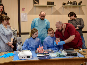 Інновації в стоматології: студенти ПДМУ опановують кісткову пластику / Innovations in Dentistry: PSMU Students Learn Bone Grafting Techniques