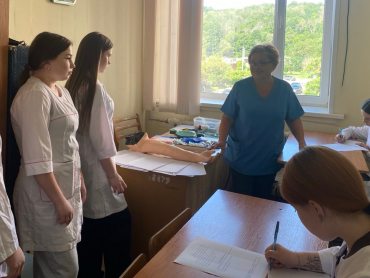 Майбутні бакалаври медсестринства успішно склали іспит з професійної майстерності / Future Nursing Bachelors Successfully Pass Professional Skills Examination