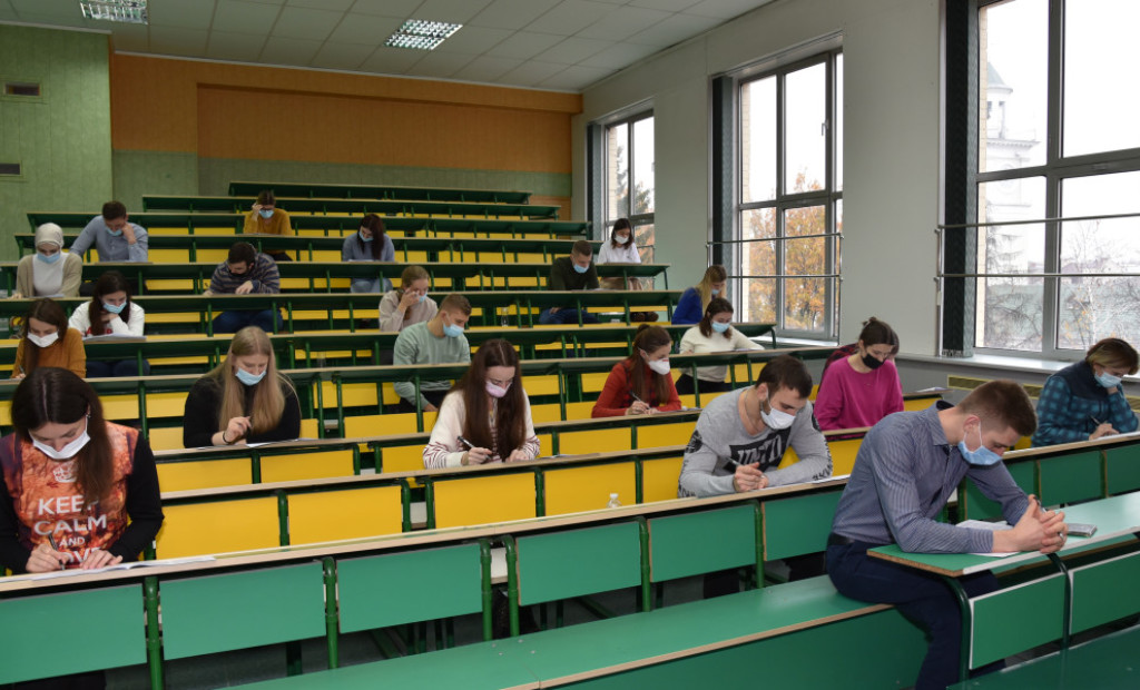 Складання тестового ліцензійного інтегрованого іспиту “Крок 3. Стоматологія” лікарями-інтернами