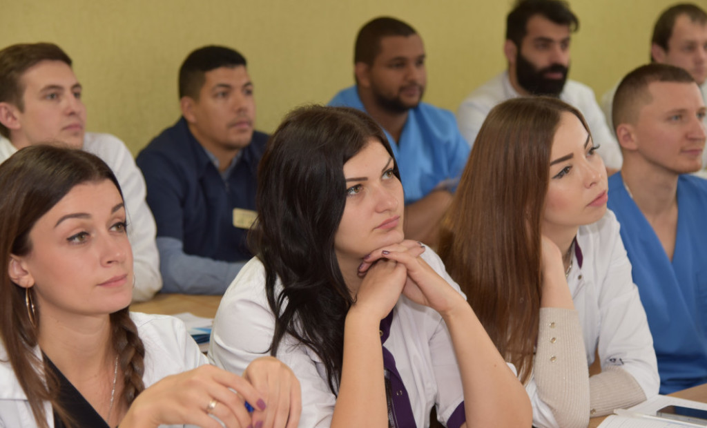 Навчальний практичний курс по міні імплантам