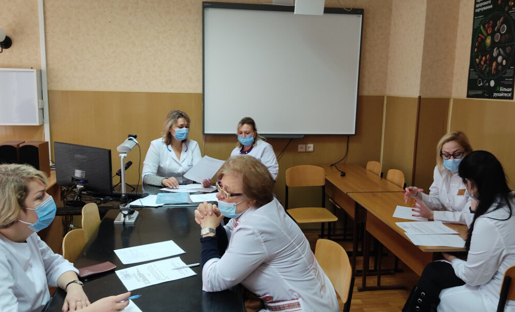 22 лікарів-слухачів поглиблено вивчали проблеми серцево-судинної патології