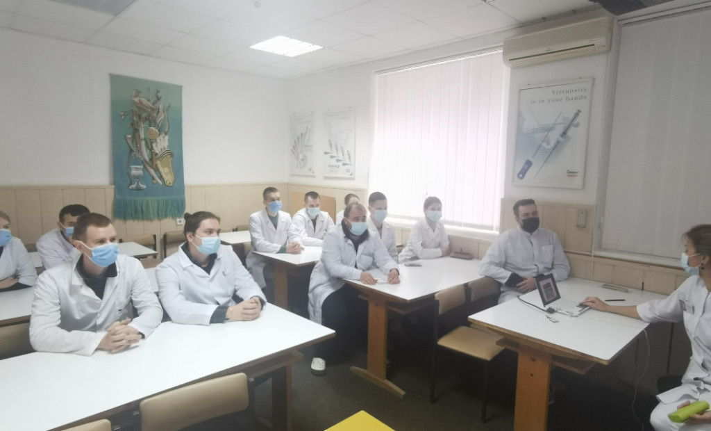 Лікарі-інтерни пишаються викладачами університету, які нині під кулями виконують свій професійний обов`язок