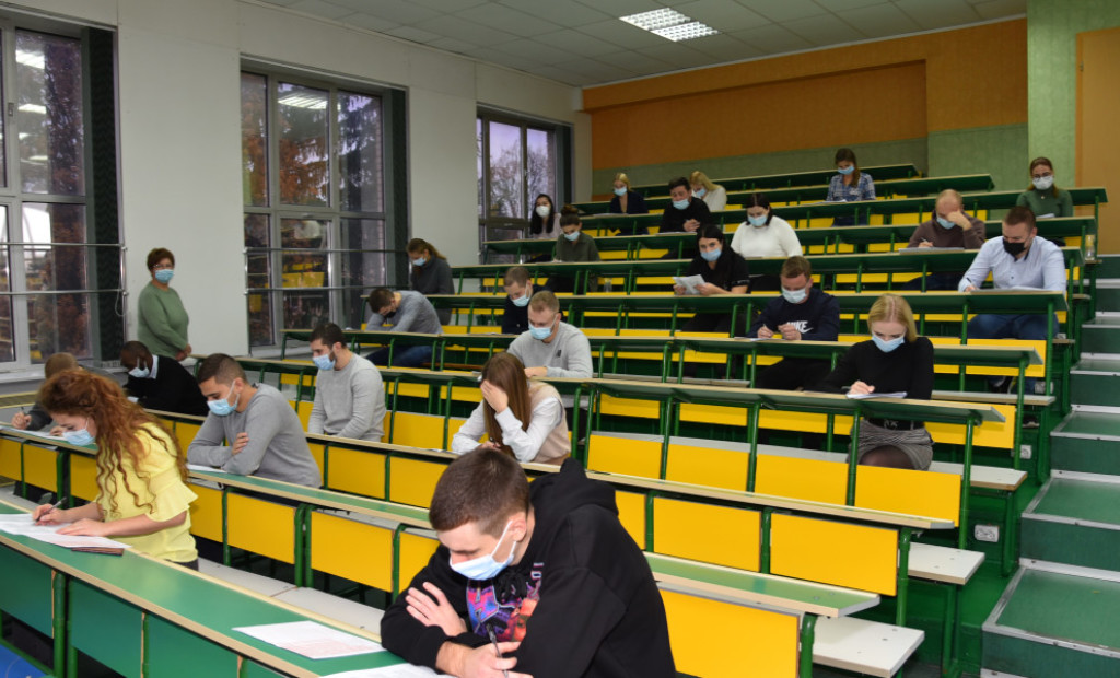 Складання тестового ліцензійного інтегрованого іспиту “Крок 3. Стоматологія” лікарями-інтернами