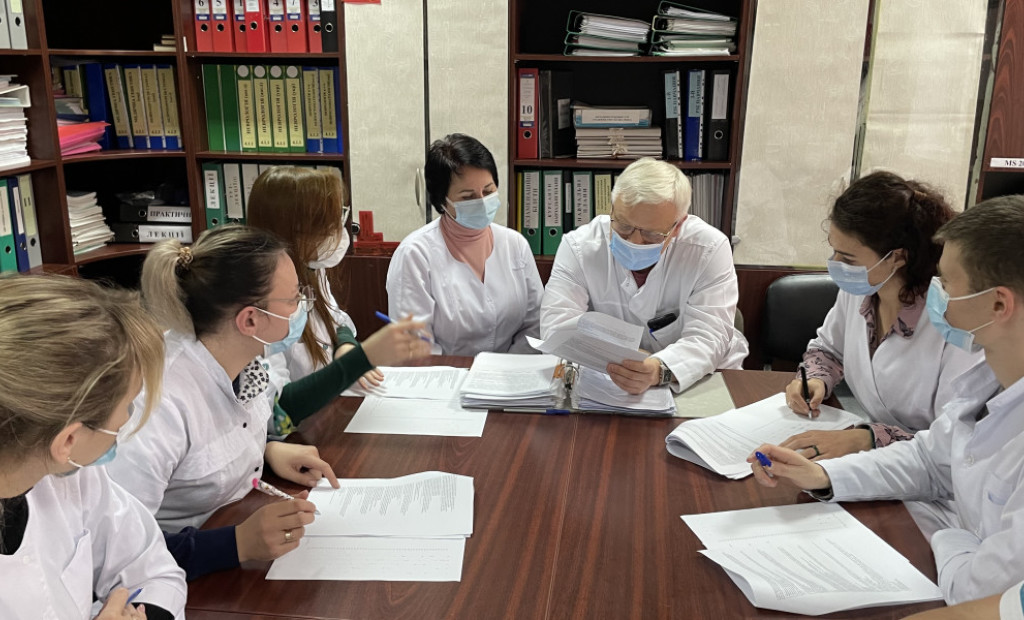 Кафедра нервових хвороб ПДМУ: викладачі готують лікарів-інтернів до складання ліцензійного іспиту