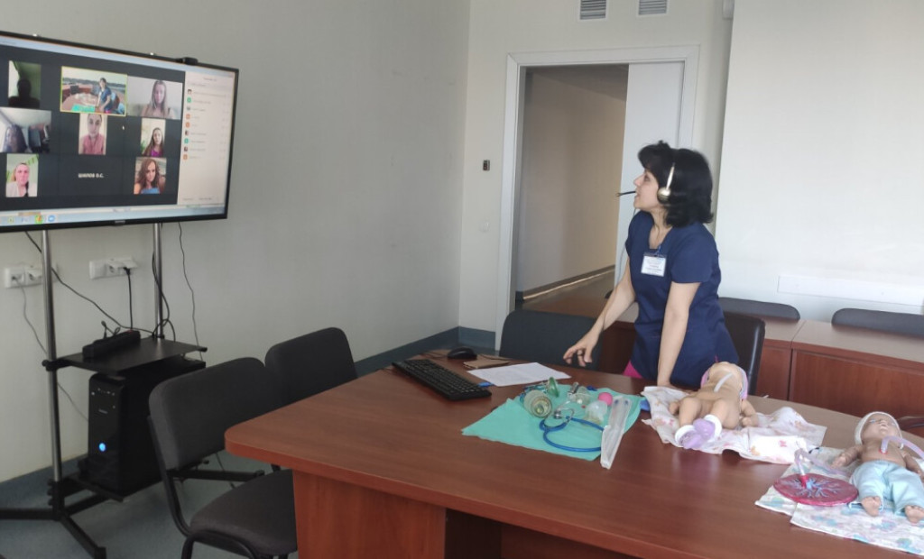 Лікарі-інтерни акушери-гінекологи продовжують навчання у режимі онлайн