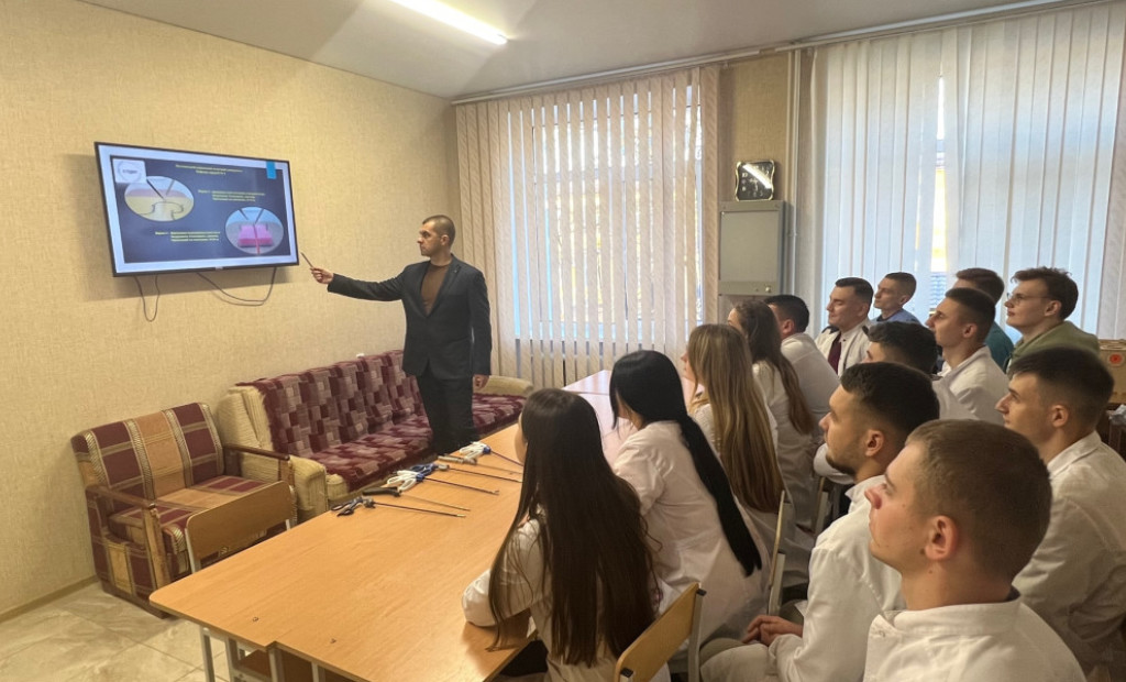 Базові лапароскопічні хірургічні навички здобували лікарі-інтерни 1-го року навчання