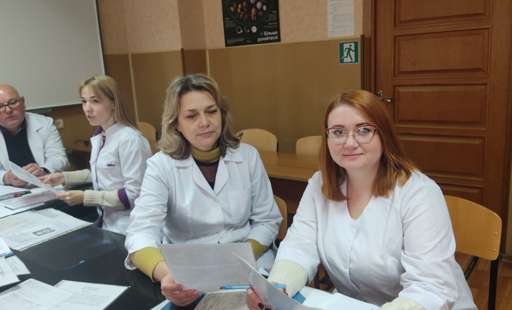 Відмінні знання продемонстрували на заключному іспиті 8 лікарів-слухачів