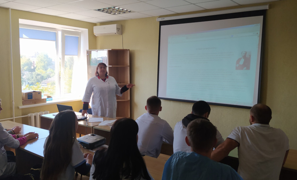 До 100-річчя ПДМУ: виховний захід на кафедрі післядипломної освіти лікарів стоматологів-ортопедів