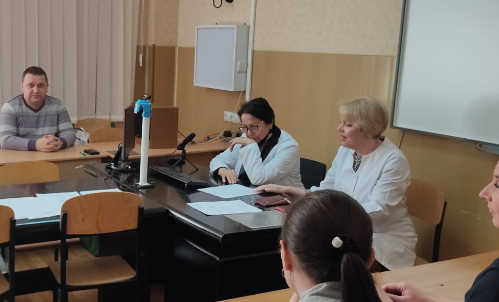 Лікарі-слухачі ознайомились з новітніми розробками та міжнародними стандартами ведення хворих