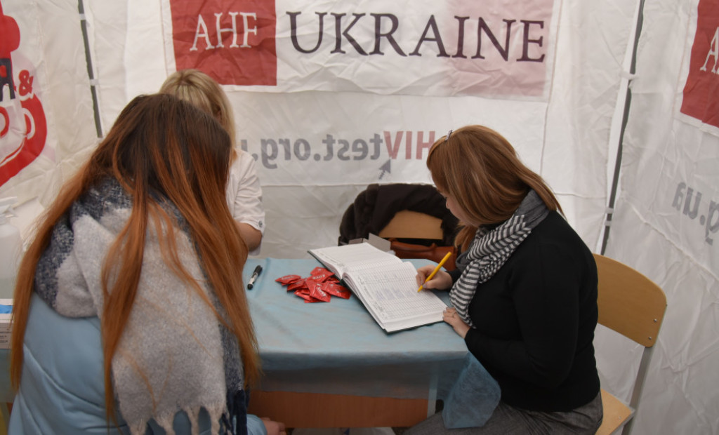 До Всесвітнього Дня боротьби зі СНІДом: тестування на ВІЛ