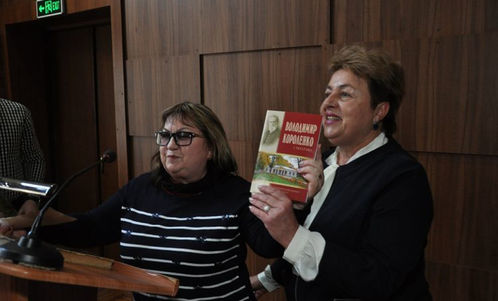 Кафедра післядипломної освіти лікарів-ортодонтів УМСА запросила у ці березневі дні в Академію відомих літераторів, краєзнавців