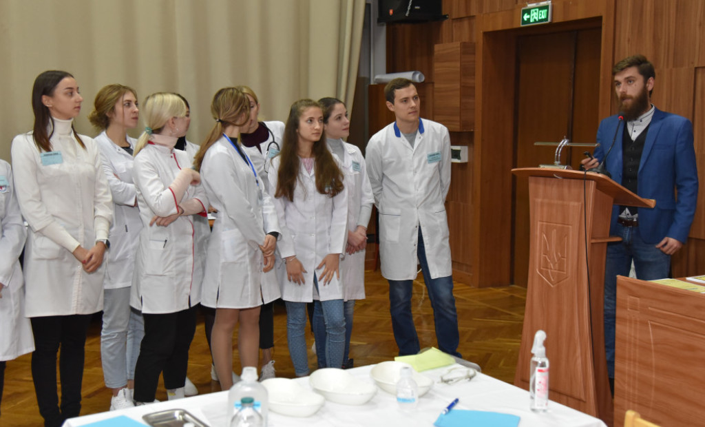 До Всесвітнього дня боротьби зі СНІДом