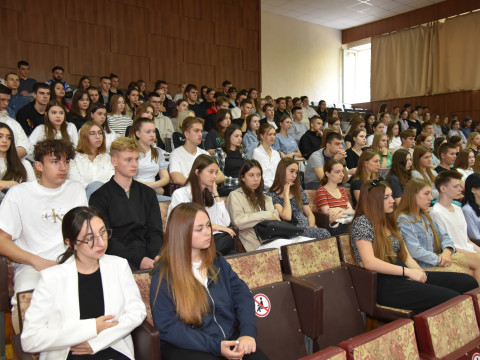 Завершується перший місяць навчання