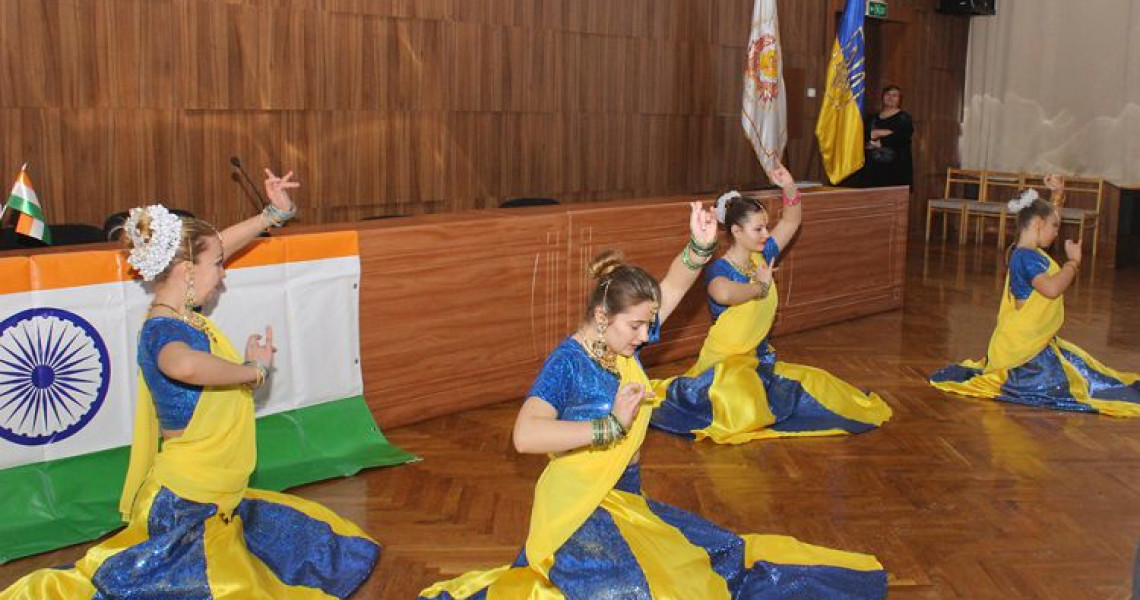 Студентів УМСА привітали із денем республіки в Індії