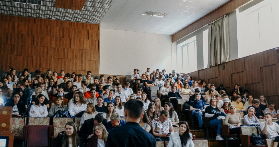 Студентський парламент залучає до активного університетського життя першокурсників!