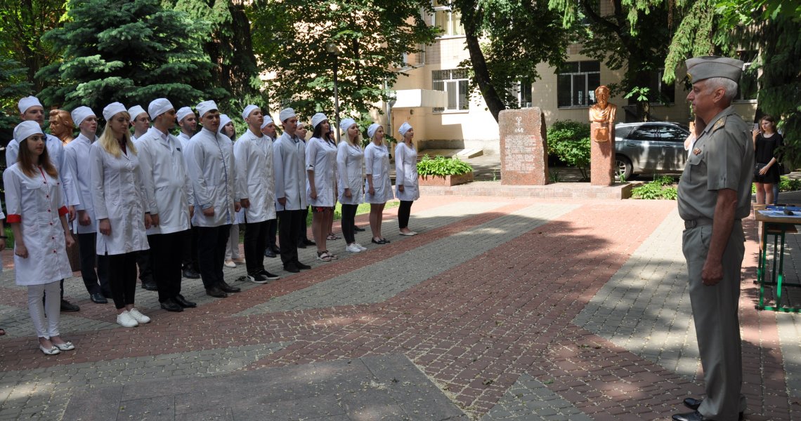 Служу Українському народу!