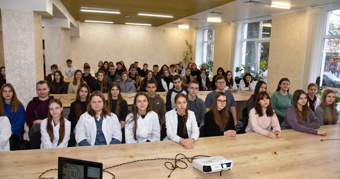 У ПДМУ обговорили шлях українського правопису, як духовної зброї / Ukrainian Orthography as a Spiritual Weapon: Discussion at PSMU