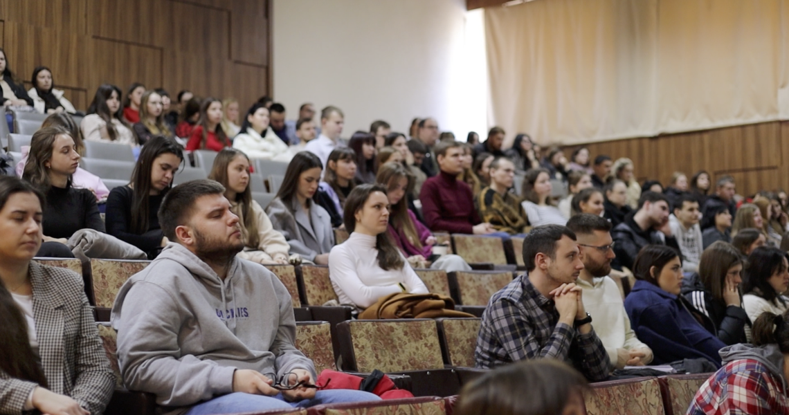 Навчально-наукова конференція до Всесвітнього дня нирок: здобувачі освіти ПДМУ спілкувалися з провідними нефрологами