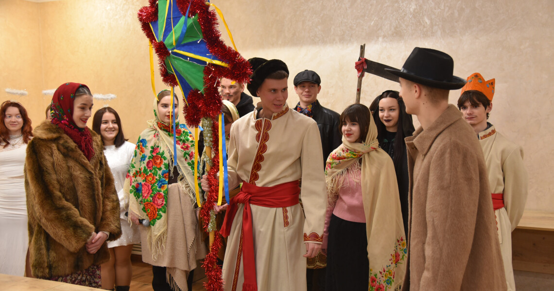 Різдвяний Вертеп від студентів ПДМУ: тепло свята для університету й лікарні / Christmas Nativity Play by PSMU Students: Bringing Holiday Warmth to the University and Hospital