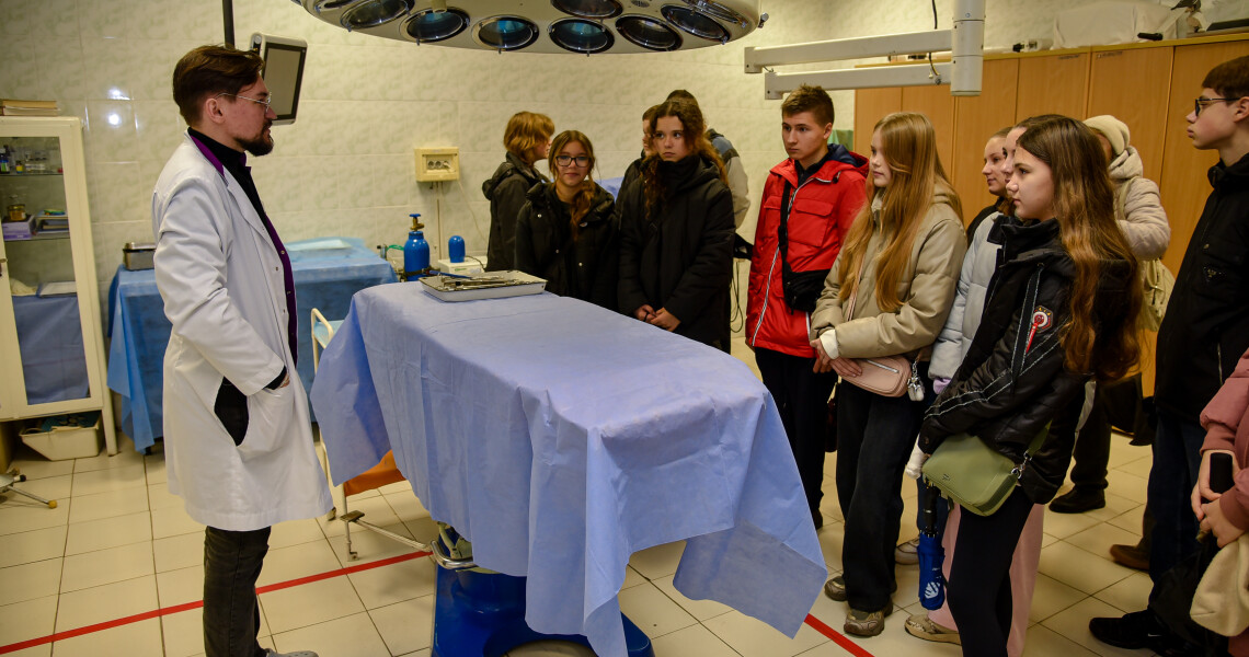 Майбутні лікарі: ПДМУ відкрив двері для восьмикласників Ліцею № 38 / Future Doctors: PSMU Opens Its Doors to Eighth-Graders from Lyceum No. 38