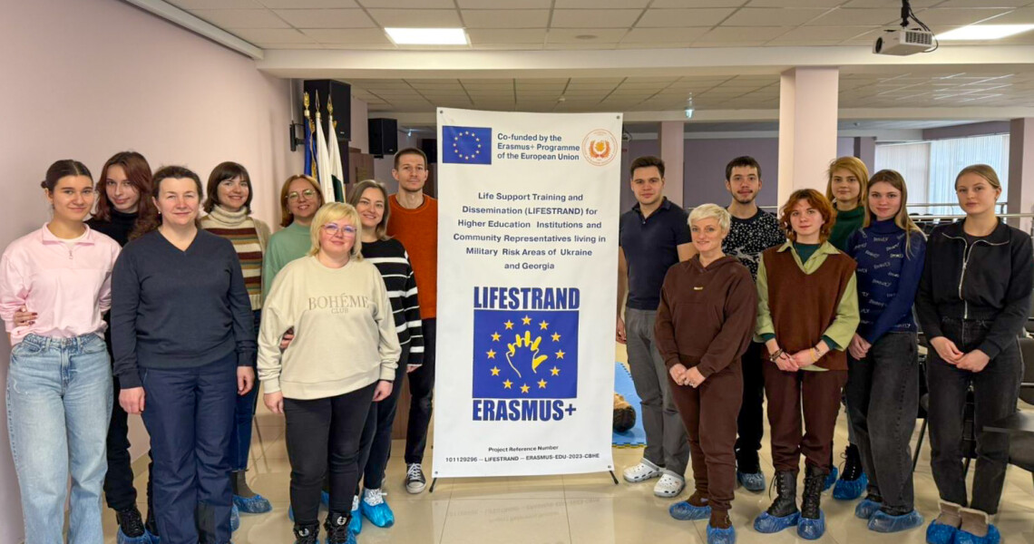 Вчимося рятувати разом: тренінги з домедичної допомоги LIFESTRAND об’єднали понад 200 учасників / Learning to Save Lives Together: LIFESTRAND First Aid Trainings United Over 200 Participants