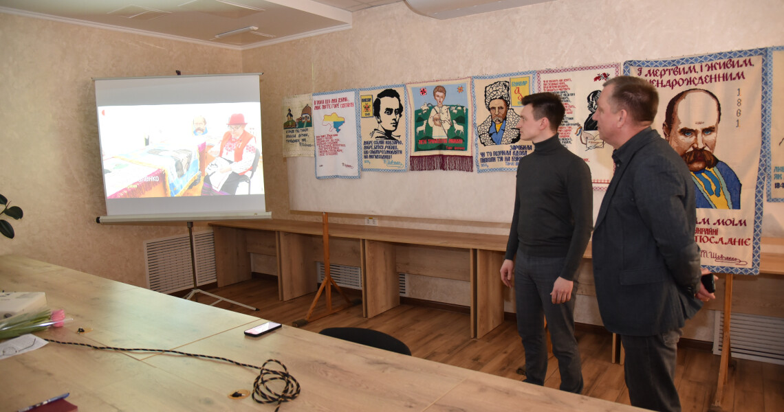 У ПДМУ відкрили виставку вишивки Зої Коваленко до Дня пам’яті Тараса Шевченка