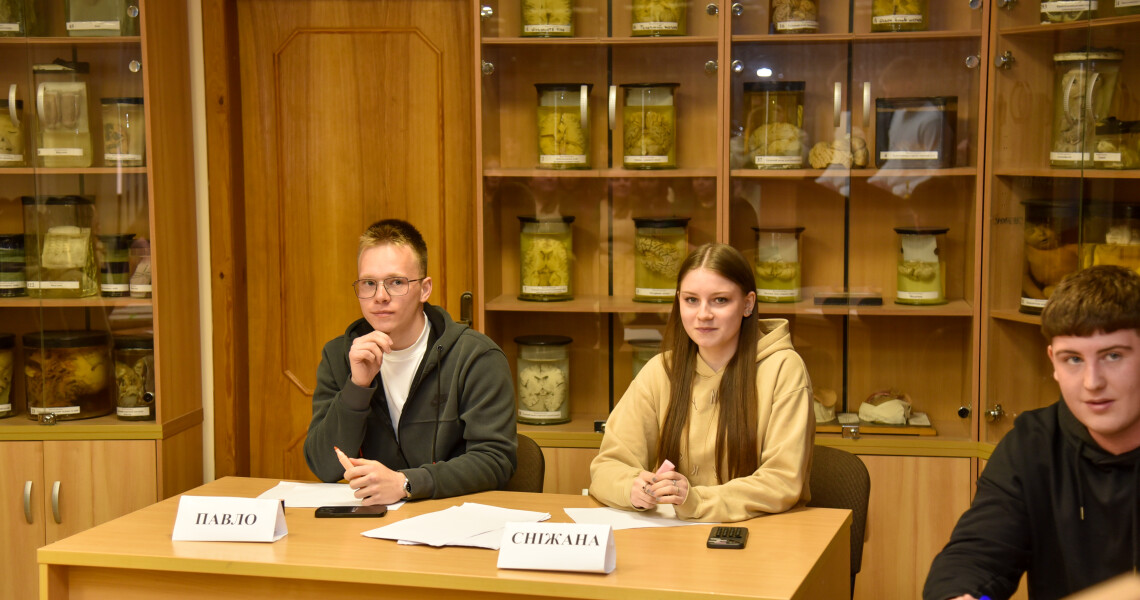 «Omnius sapientissimus» у ПДМУ: традиційний інтелектуальний батл об’єднав студентів / “Omnius sapientissimus” at PSMU: a traditional intellectual battle brought students together