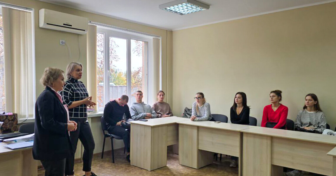 Воркшоп “Дотики підтримки. Практикум емпатії” / Workshop “Touches of Support: An Empathy Practicum”