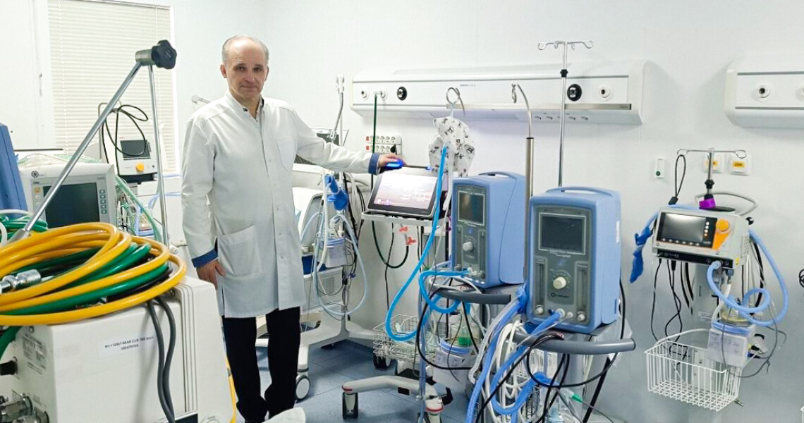 «Стояти біля витоків життя»: до Дня неонатолога – розмова з професором ПДМУ Валерієм Похильком