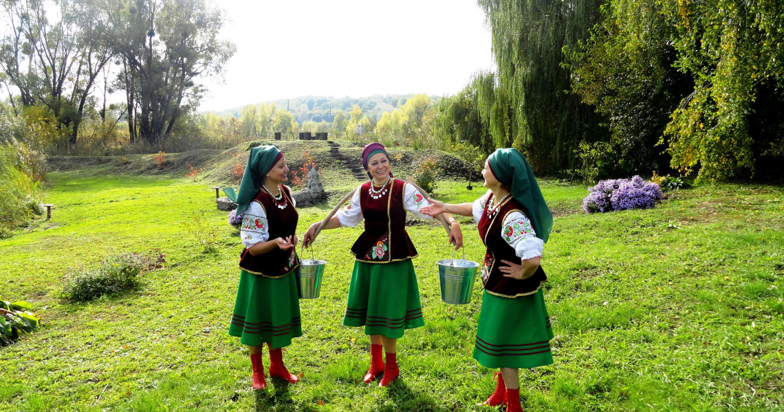 Осіння етнографічна подорож до ландшафтного парку «Калиновий» /  Autumn Ethnographic Tour to the "Kalynovyi" Landscape Park