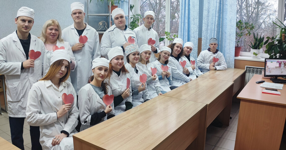 Милосердя — це бажання зробити світ кращим, піклуючись про інших / Compassion is the desire to make the world better by caring for others