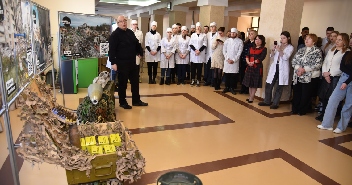 У ПДМУ презентували виставку «Незламна Україна» / "Unbreakable Ukraine" exhibition presented at PSMU