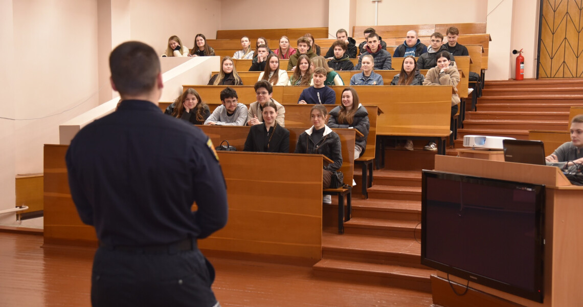 У ПДМУ відбувся просвітницький захід про протидію вербуванню та роль патрульної поліції / PSMU Hosts Educational Event on Countering Recruitment and the Role of Patrol Police