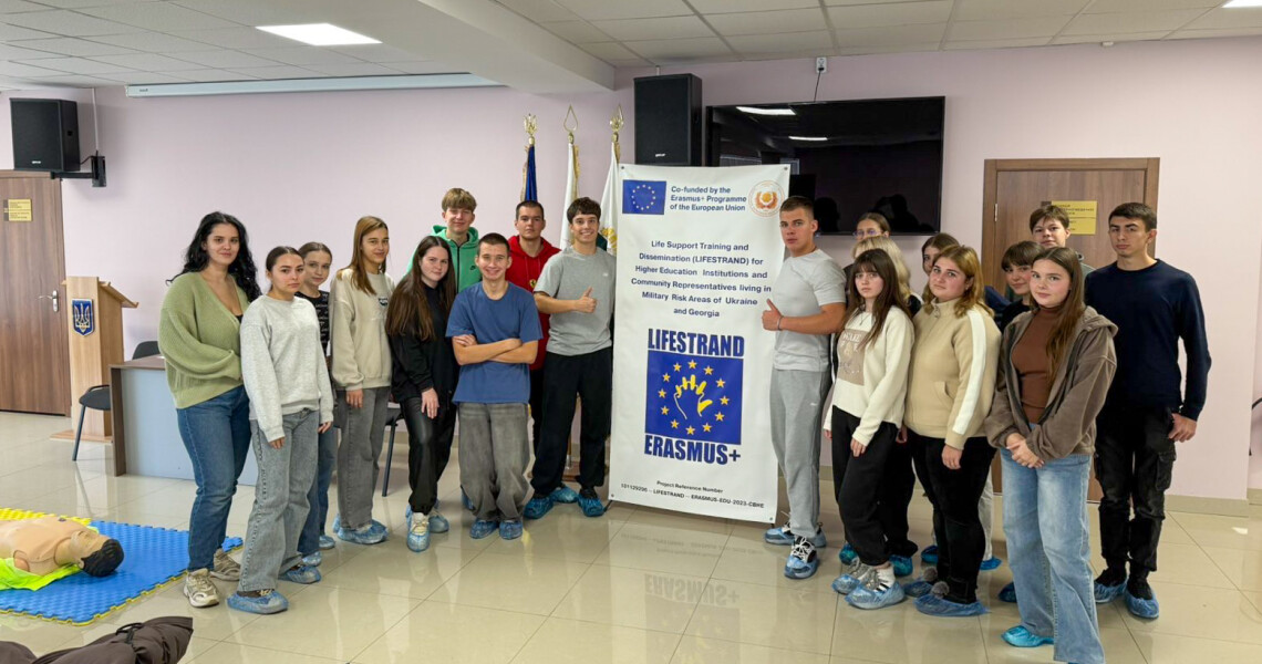 ПДМУ навчає рятувати життя: практичні тренінги з невідкладної допомоги для цивільного населення Полтави