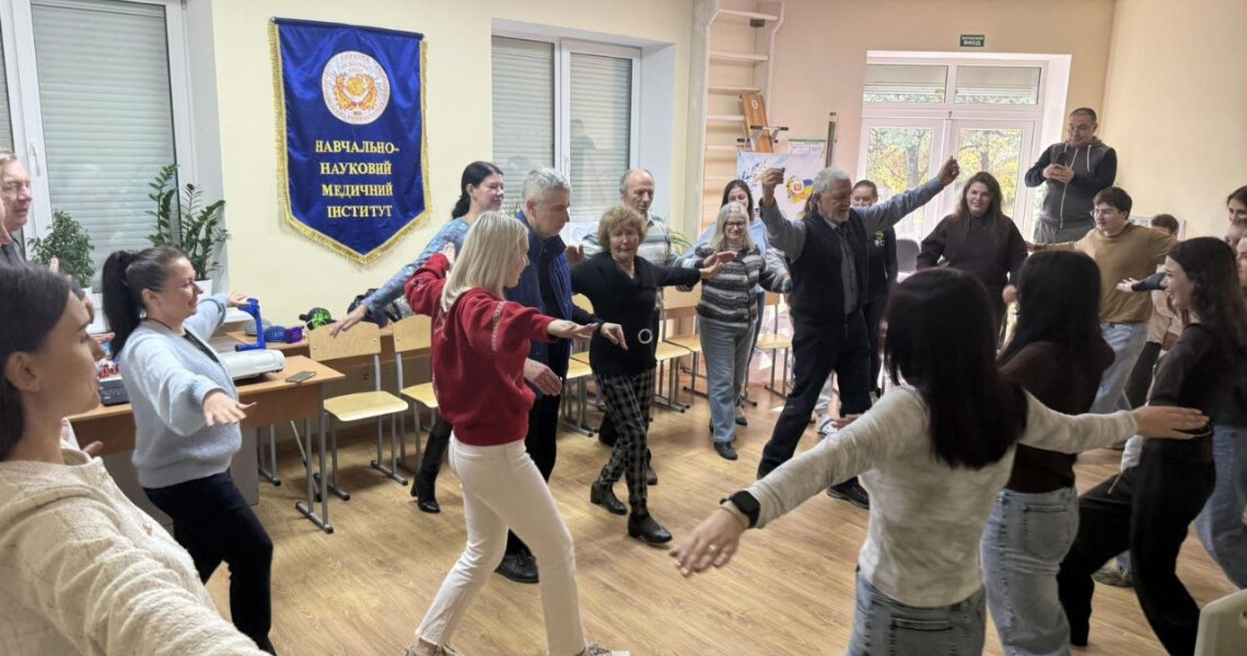 Танець як засіб реабілітації: у ПДМУ провели практичне заняття з денс-терапії / Dance as a Means of Rehabilitation: PSMU Holds a Practical Session on Dance Therapy