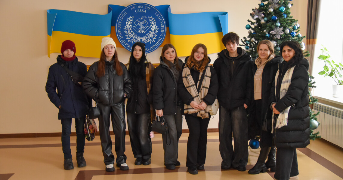 Школярі Полтави відкривають для себе медичну науку: профорієнтаційний захід у ПДМУ / Poltava Schoolchildren Discover Medical Science: Career Guidance Event at PSMU
