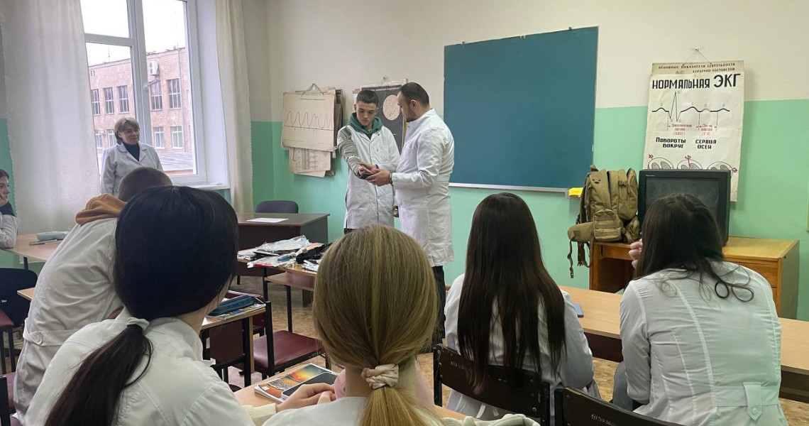 Традиційна зустріч на кафедрі фізіології з бойовим медиком / Traditional meeting with a combat medic at the Department of Physiology