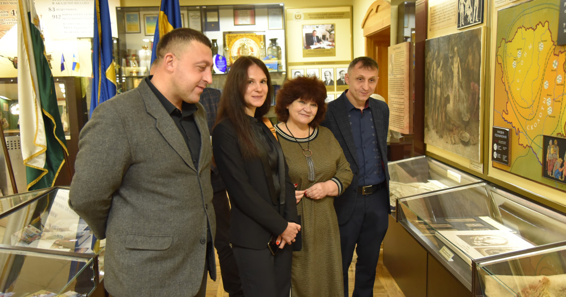 Шановані гості відвідали народний музей історії ПДМУ / Honored Guests Visit the PSMU National History Museum