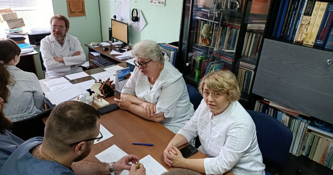 На кафедрі хірургії № 3 успішно завершилася державна атестація інтернів-ортопедів / State Attestation Successfully Completed for Orthopedic Surgery Interns at the Department of Surgery No. 3