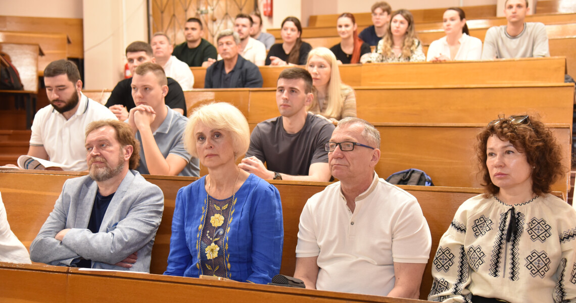 ПДМУ об’єднав лікарів-інтернів на науковій конференції з клінічної медицини / PSMU Brought Together Medical Interns at a Scientific Conference on Clinical Medicine