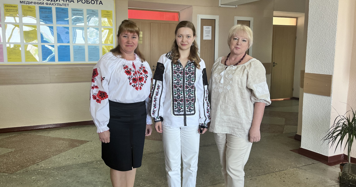 Мені сорочку мама вишивала...": студенти згадують народні звичаї / My mother embroidered my shirt...": students recall folk customs