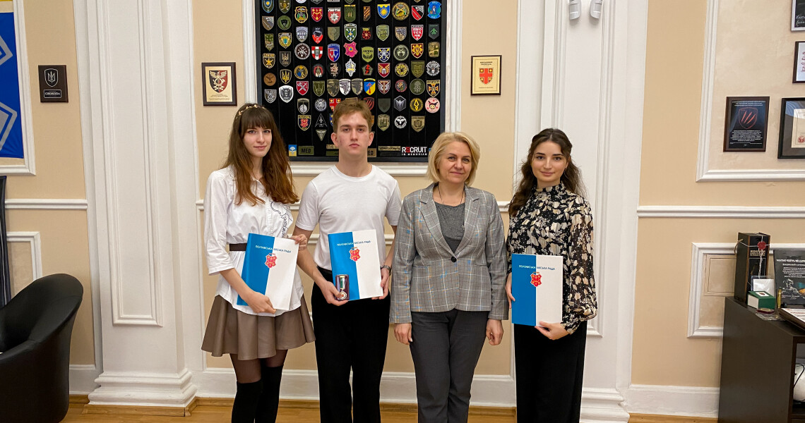 Студенти ПДМУ отримали відзнаки до Міжнародного дня студента / PSMU Students Receive Awards for International Students’ Day